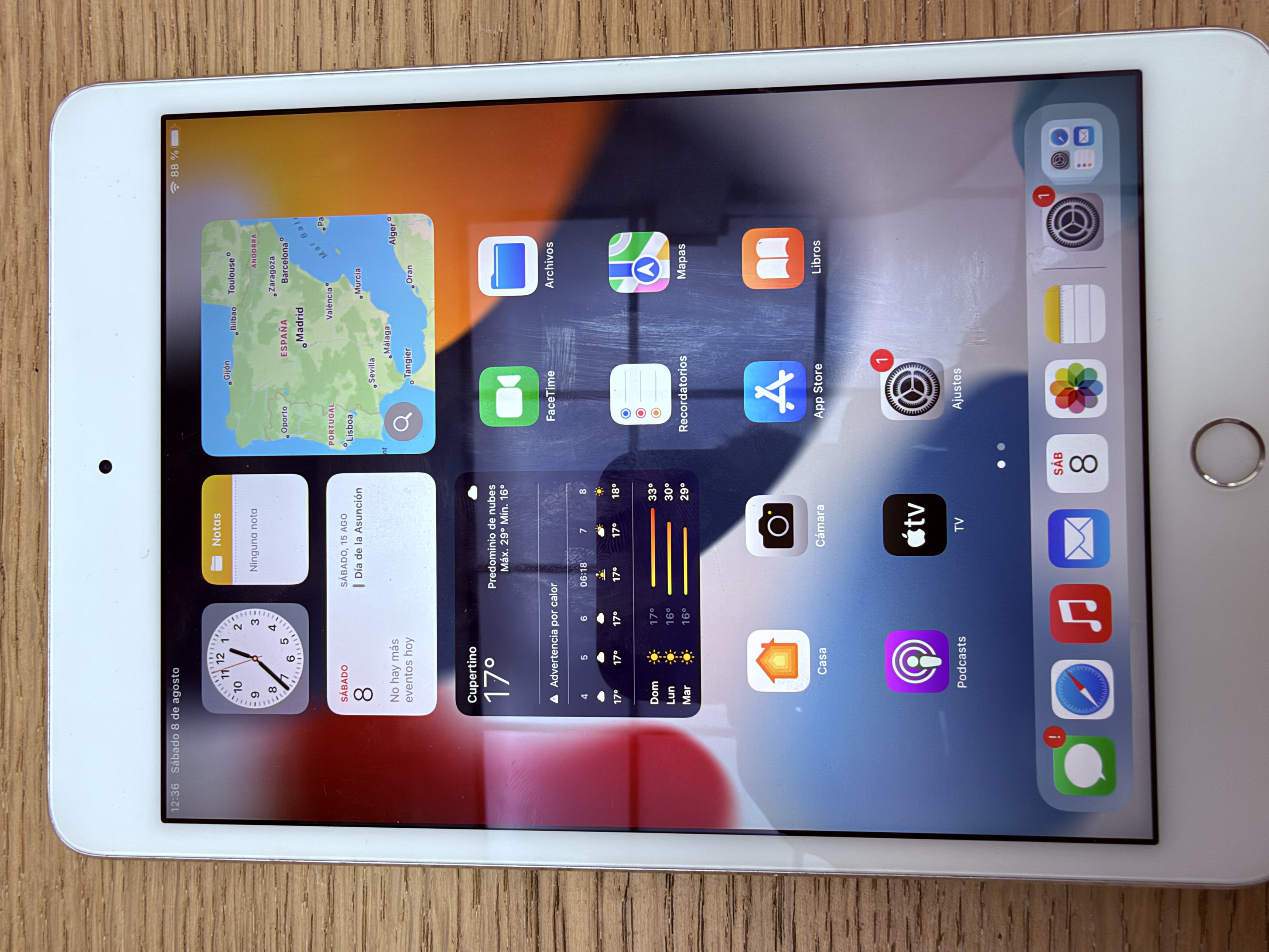 iPad mini 4 128 GB disponible para alquilar en Barcelona
