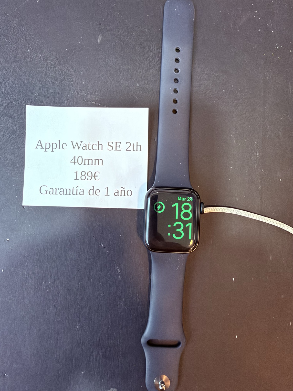Apple Watch SE 2.ª generación 40 mm disponible para alquilar en Barcelona