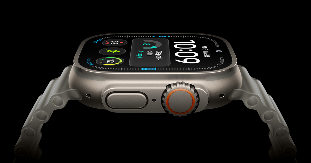 Imagen de Apple del Watch Ultra 4, con caja de titanio y botón de acción.