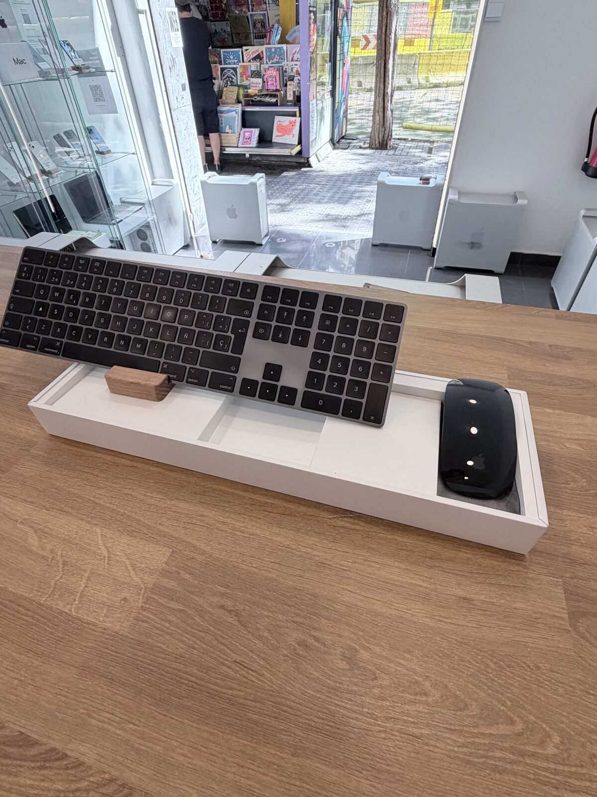 Magic Keyboard negro + Magic Mouse negro: fotografía real de la unidad