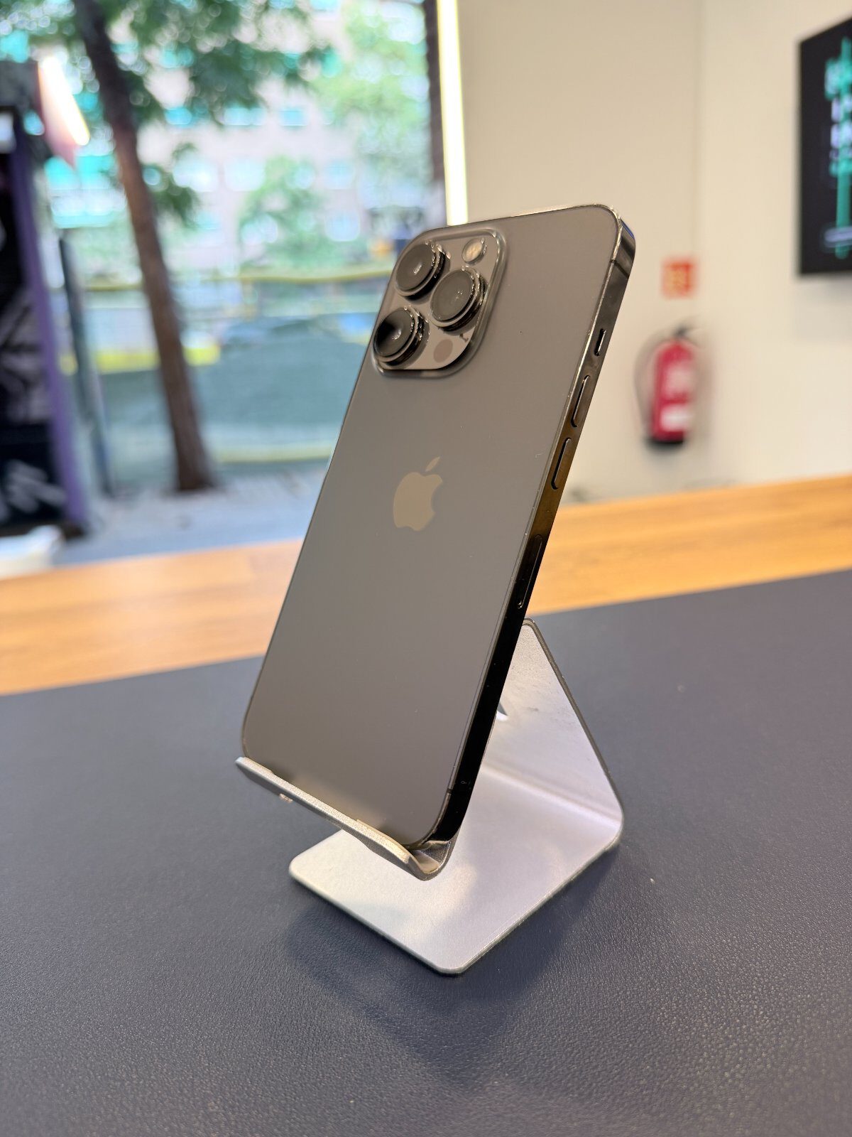iPhone 13 Pro 128 GB disponible para alquilar en Barcelona
