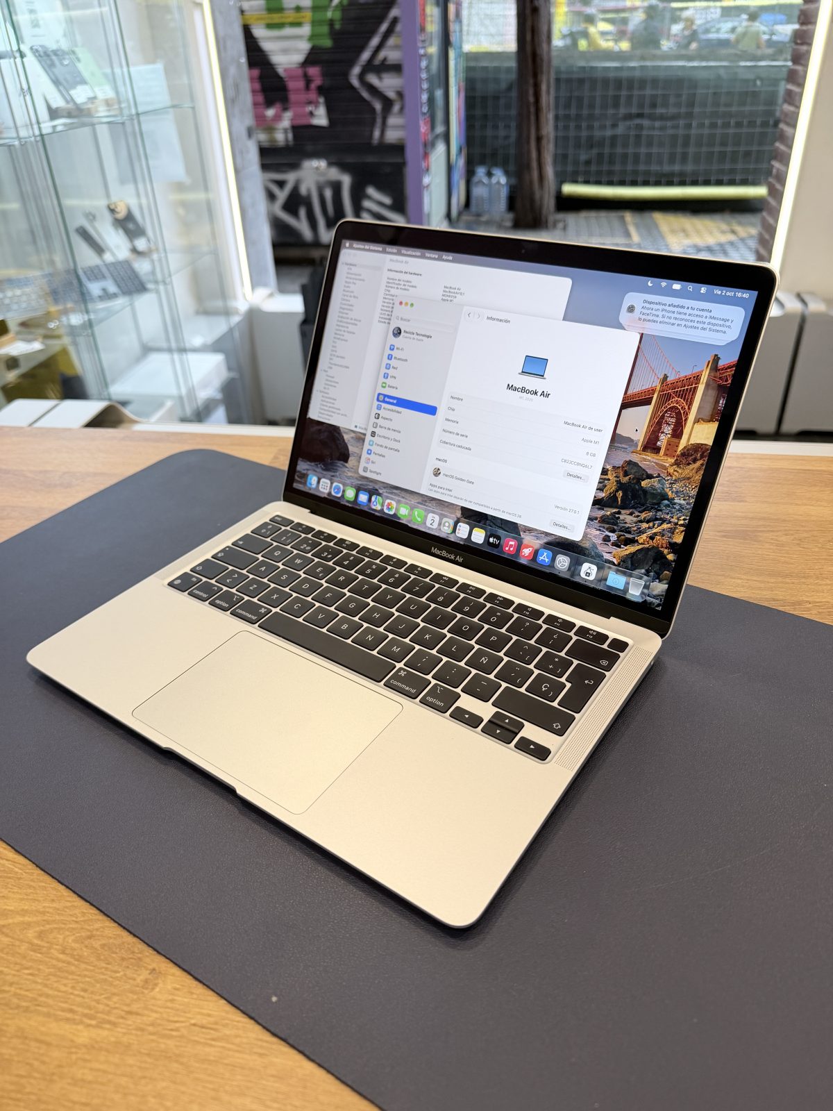 MacBook Air 13″ M1 (2020) disponible para alquilar en Barcelona